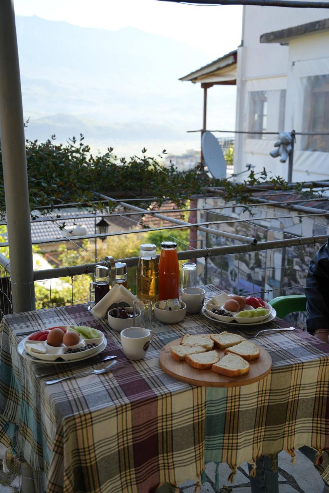 Guest House Bake Gjirokastër Extérieur photo